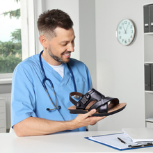 Lade das Bild in den Galerie-Viewer, OrthoFeel - ergonomische schmerzlindernde Sandalen
