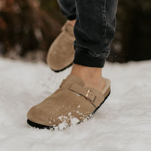 Lade das Bild in den Galerie-Viewer, AlpenClogs - ergonomische & rutschfeste Clogs für den Winter