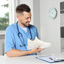 Lade das Bild in den Galerie-Viewer, OrthoPro - Ergonomische & rutschfeste Schmerzlinderuns-Schuh für lange Schichten