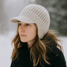 Lade das Bild in den Galerie-Viewer, Fjordwarm – Skandinavische Wintermütze mit Ohrenschutz (Unisex-Einheitsgröße)
